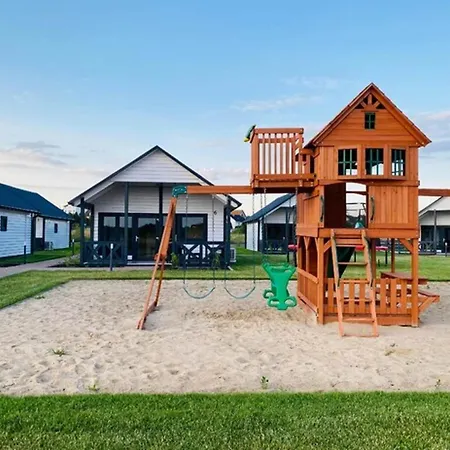 Cottages, Pool, Air Conditioning *